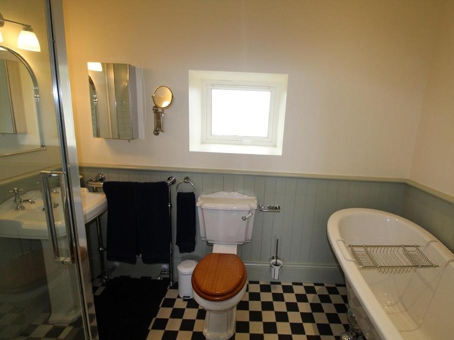 The Old Dispensary Hotel Kinsale Bagian luar foto